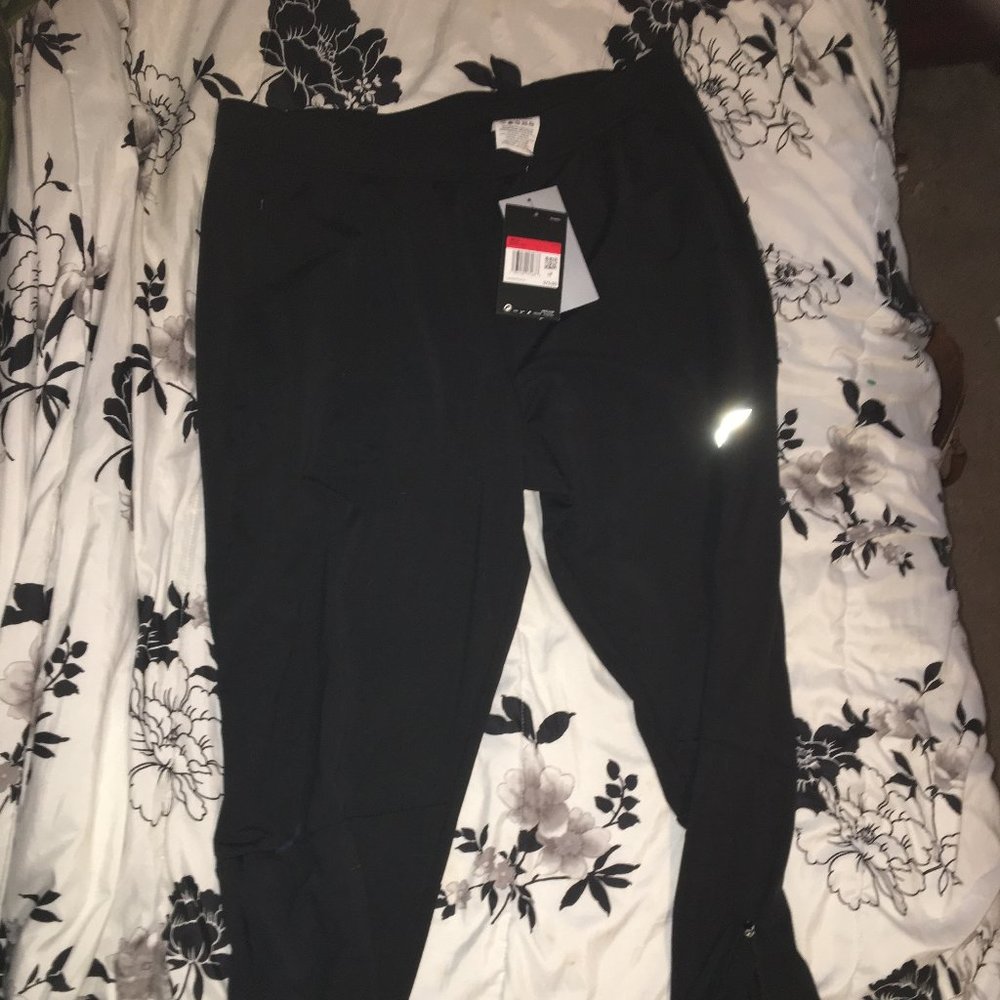 Nike men's Large Standard fit Track pants